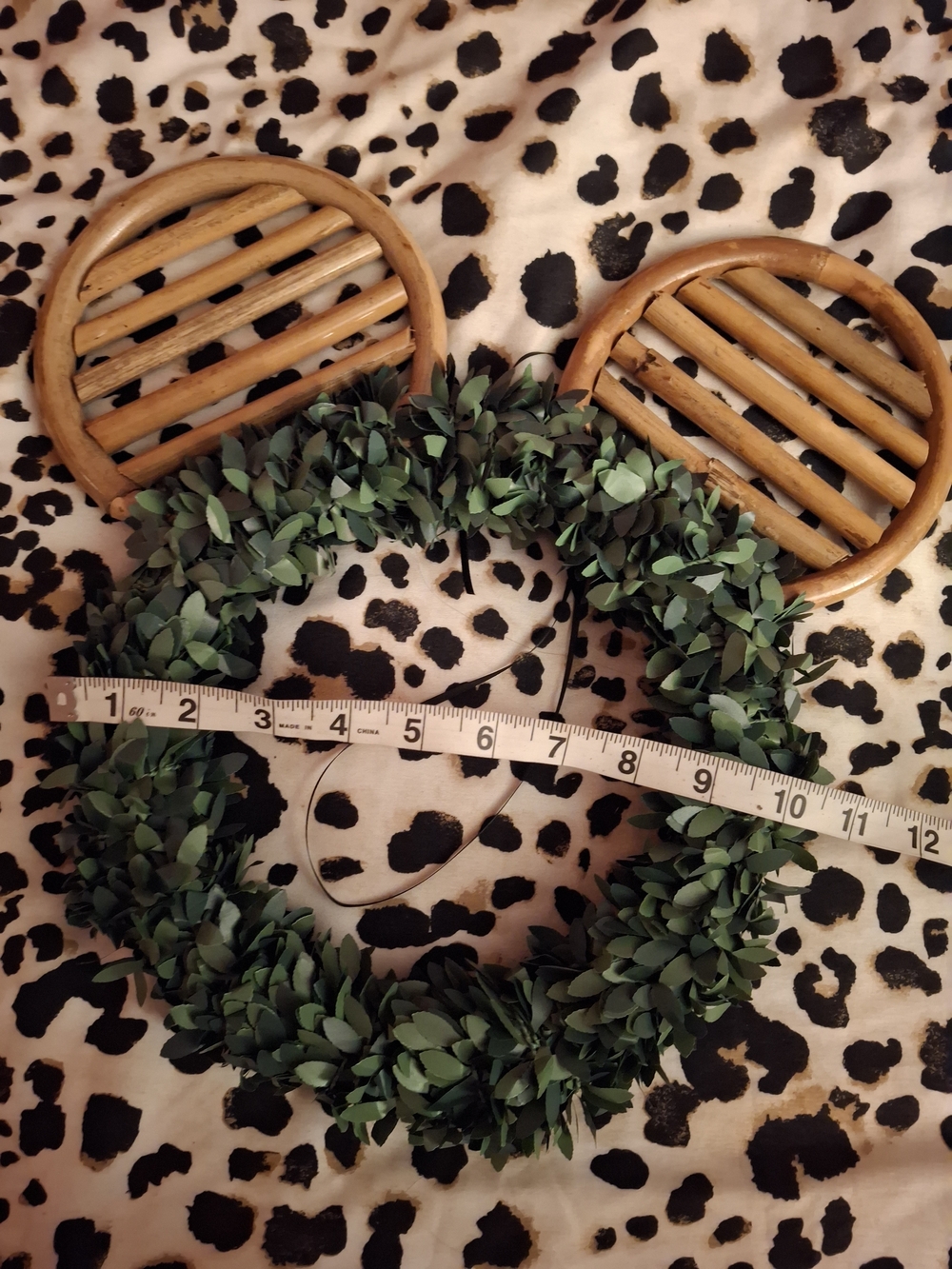 Handmade Minnie Mickey-Style Wreath with Greenery Bamboo - Picture 4 of 5